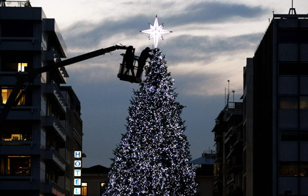 European cities begin to decorate Christmas season