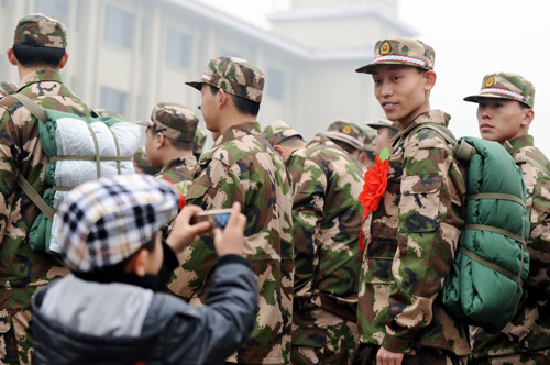 Recruits start military service