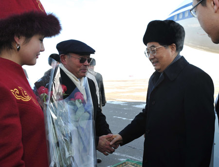President Hu arrives in Kazakhstan for work visit