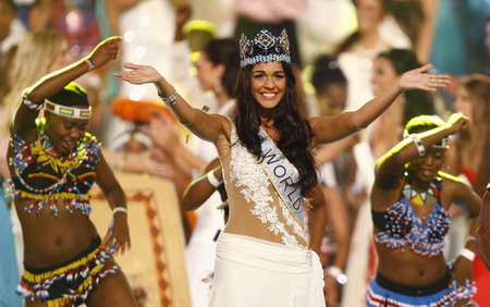 Kaiane Aldorino crowned miss World