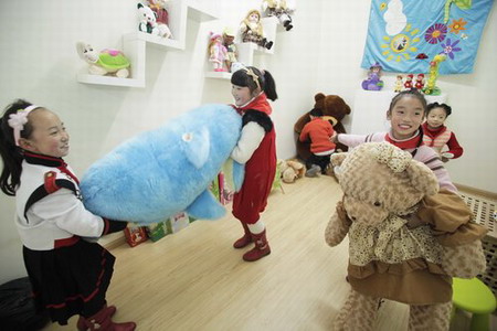 Children's Mental Health Acitivty Center opens in Sichuan