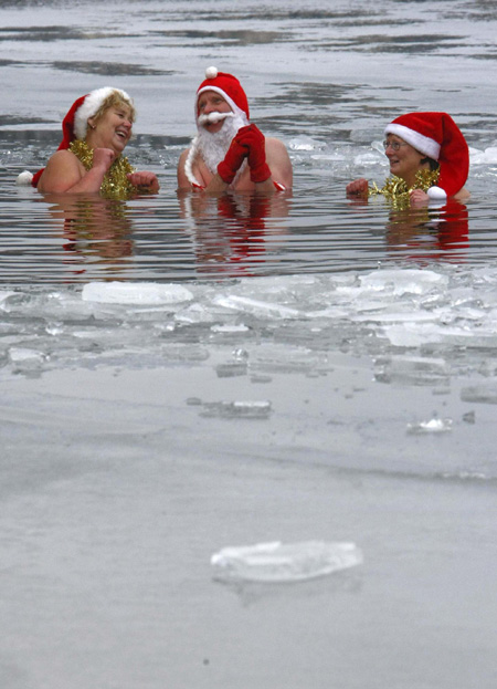 Berliners: We love ice-swimming Christmas!