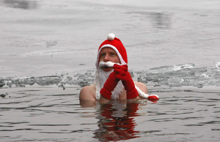 Berliners: We love ice-swimming Christmas!