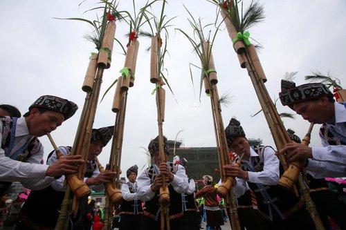 Miao dance to celebrate new year