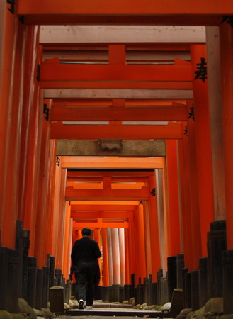 10,000 torii gates at Japan's Shinto shrine