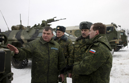 Medvedev inspects new armoured vehicles in Moscow