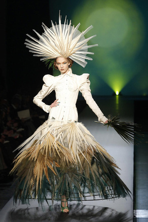 Spring Summer 2010 fashion show in Paris