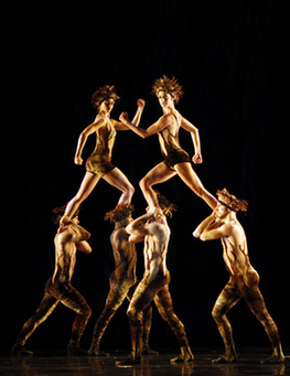 Momix Dance Theatre Company performs 'Bothanica'