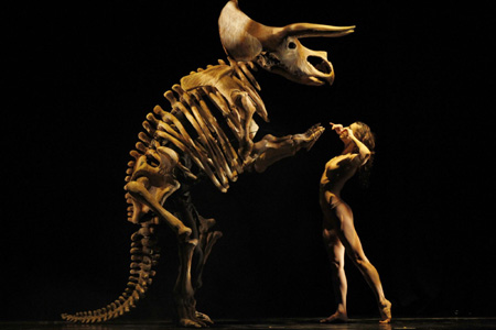 Momix Dance Theatre Company performs 'Bothanica'