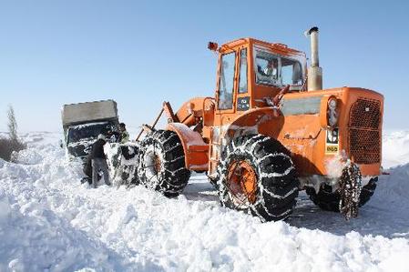 Heavy snowfall affects life, traffic in Turkey