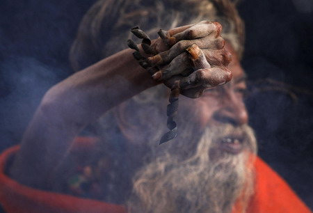 Hindu devotees hold religious gathering in Haridwar