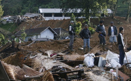 Indonesia's landslide takes heavy toll