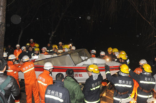 Rescue efforts under way after bus plunge in Henan