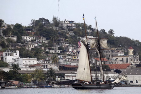 'Amistad' sails Havana harbor with US and Cuban flag