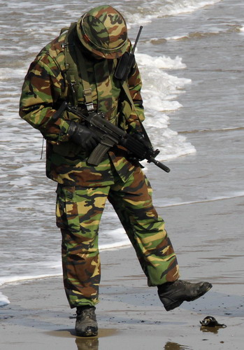 Search for ROK sailors continues