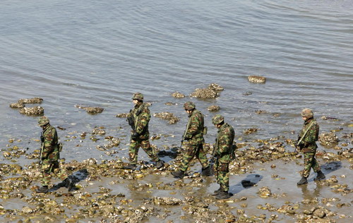 Search for ROK sailors continues