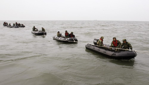 ROK marines continue to search possilbe survivors