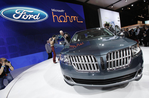 Auto show kicks off in New York