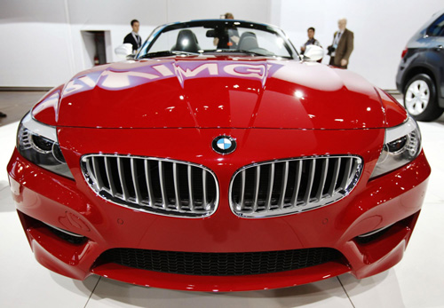Auto show kicks off in New York