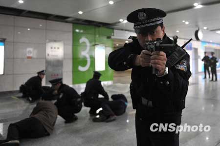 Anti-terror drill in Nanjing before Expo