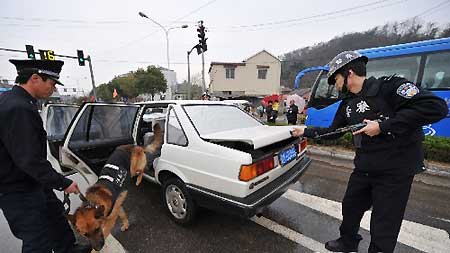 Anti-terror drill in Nanjing before Expo