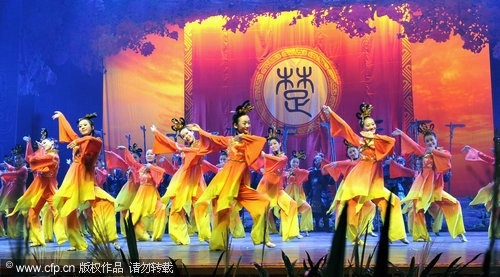 Traditional dance at Wuhan Opera House