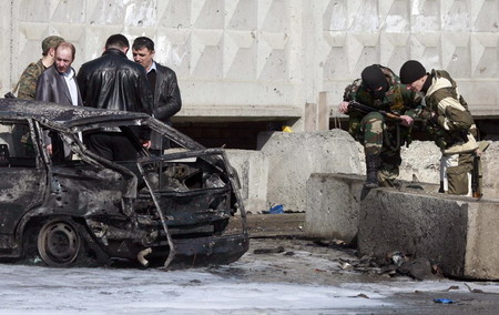 Suicide blast kills 2 policemen in Russia