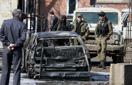 Suicide blast kills 2 policemen in Russia