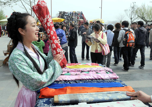 Qingming festival marked in Henan