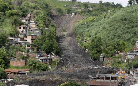 Slum disappears after mudslide near Rio