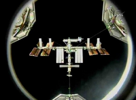 Discovery's mission to extend an extra day