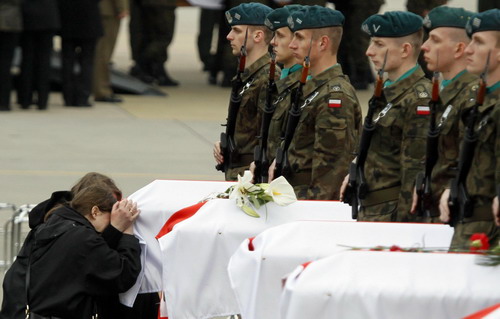 Poles bid farewell to late president