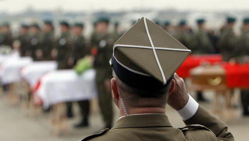 Poles bid farewell to late president