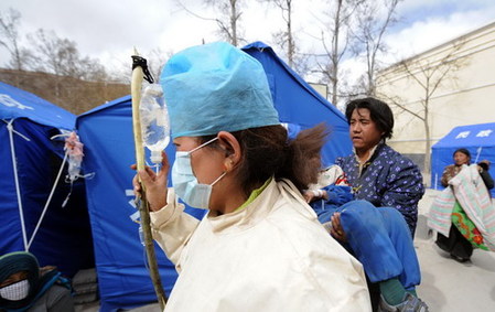 Medical support to Yushu comes all underway