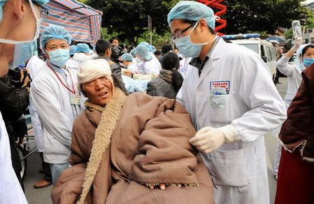 Medical support to Yushu comes all underway