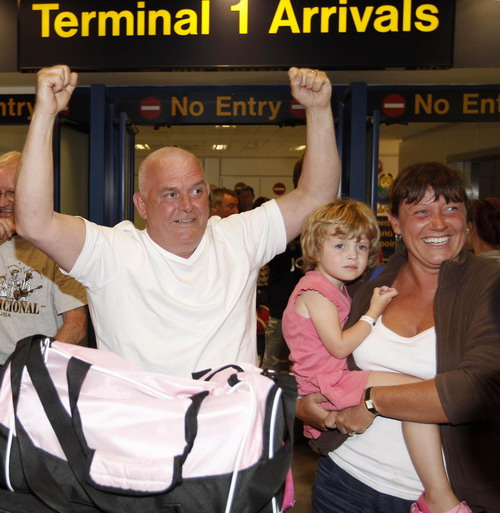 Stranded passenger return as European skies open