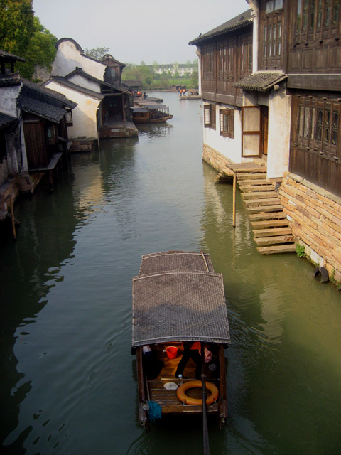 Smell the spring flowers of Wuzhen