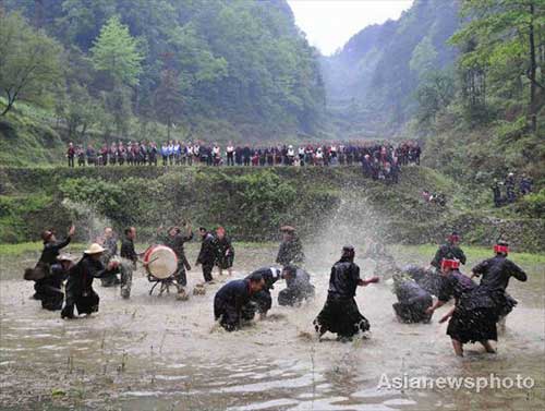 Miao water drum dance celebrates offering