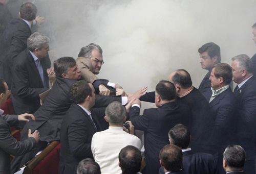 Scuffle in Ukrainian parliament