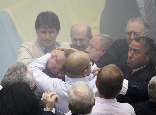 Scuffle in Ukrainian parliament