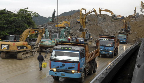 Rescue effort underway for landslide survivors in Taiwan