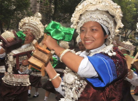 Sisters Festival opens in SW China