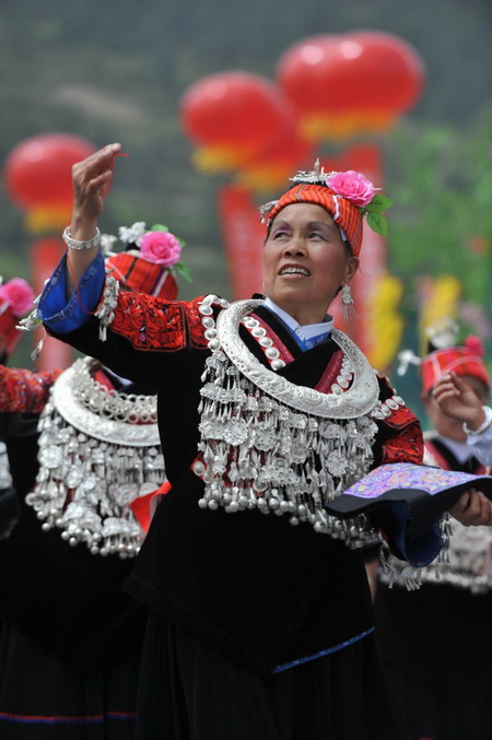 Sisters Festival opens in SW China