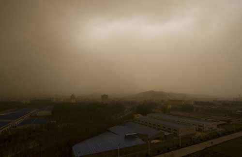 3 dead, 2 missing in sandstorm in E China