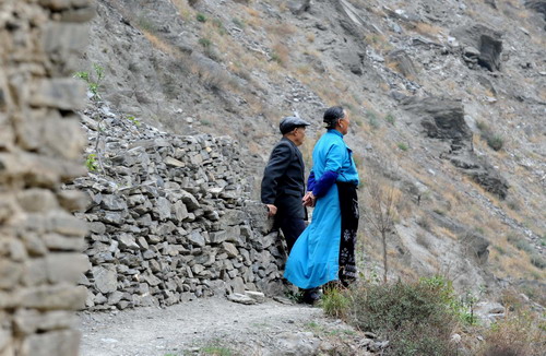 80 million yuan for rebuilding quake hit Qiang village