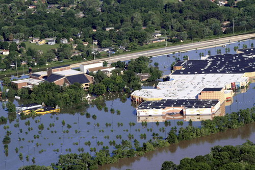Heavy rains flood Tennessee