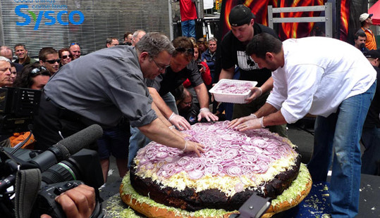 Canada attempts giant burger to beat US record