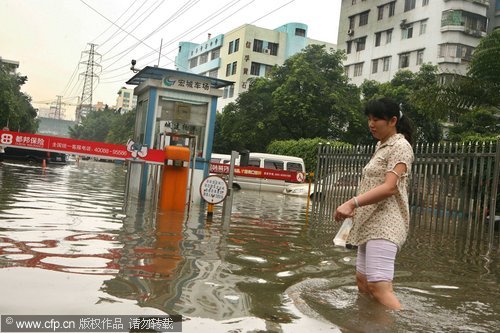 Heavy rain hits Guangzhou