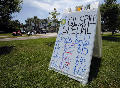 Gulf of Mexico oil clean-up continues