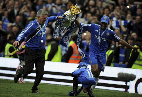 Chelsea beats Wigan 8-0 to win Premier League